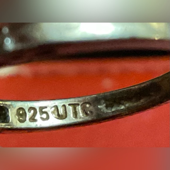 Yellow Tourmaline and diamond cut woman’s size 6 sterling silver vintage ring. - Picture 9 of 9